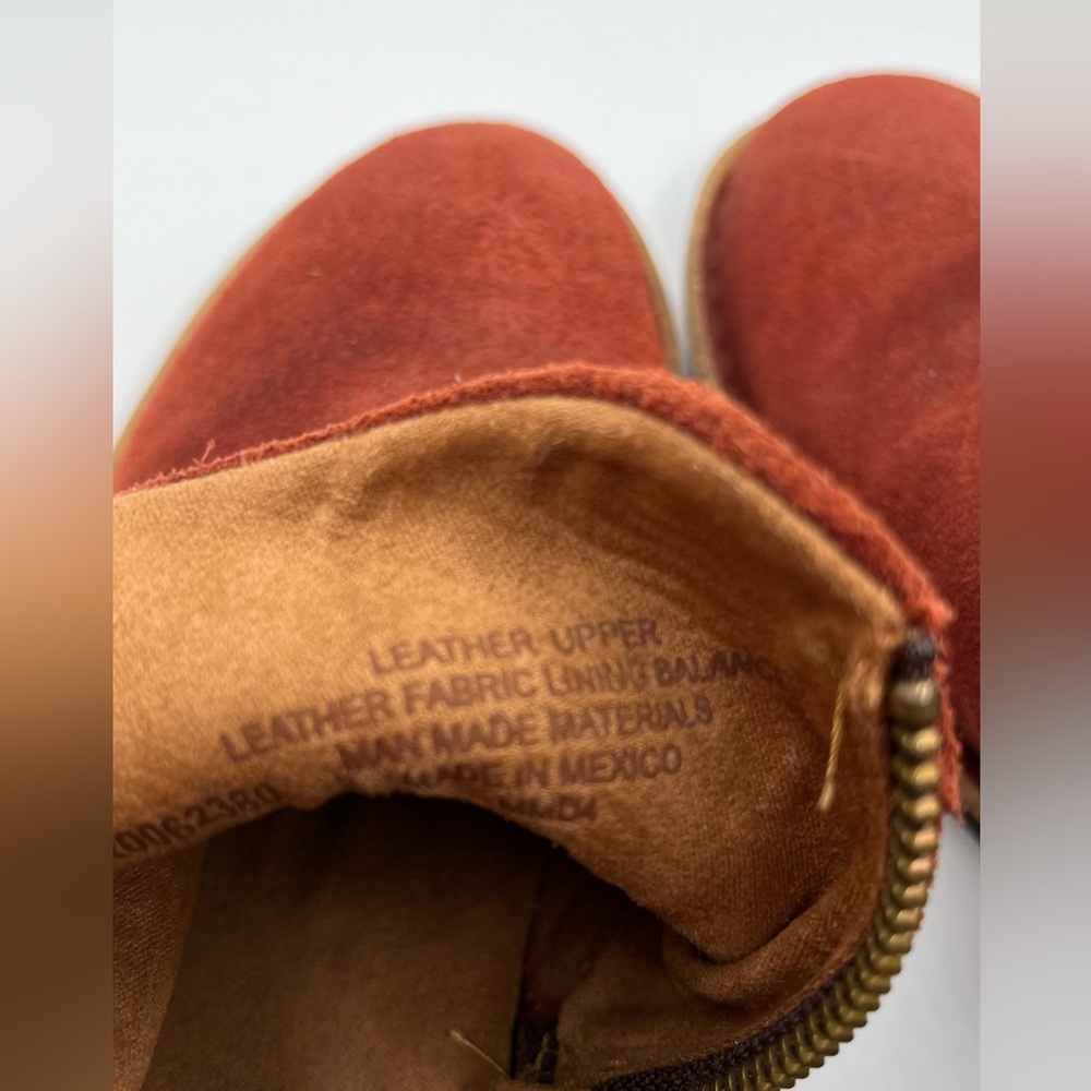 Born Women's Vaughn Round Toe Rust Suede  Leather Ankle Booties Size 8.5 / 39 - Picture 10 of 13